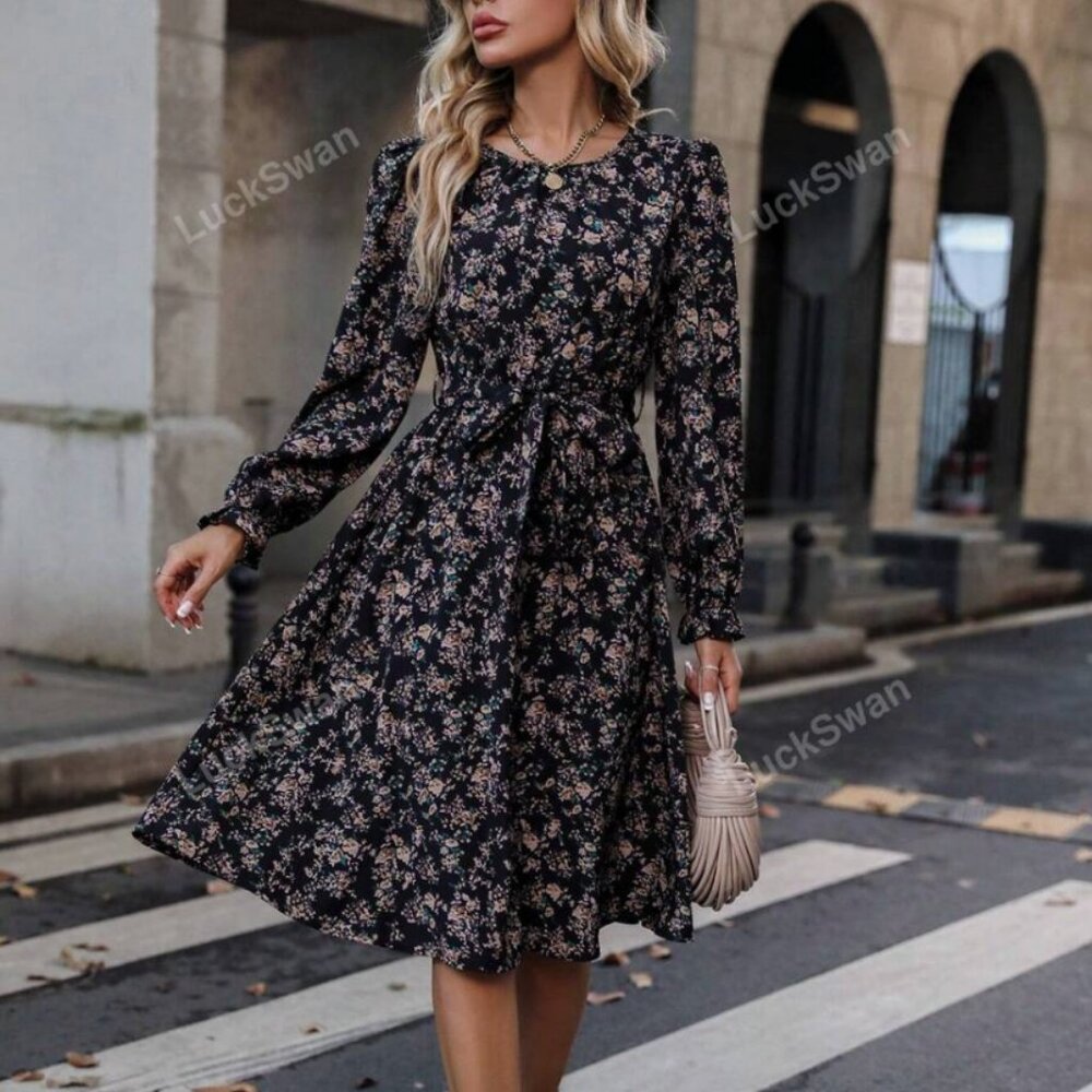 NWT SHEIN Ditsy Floral Print Flare Sleeve Belted Dress Size M